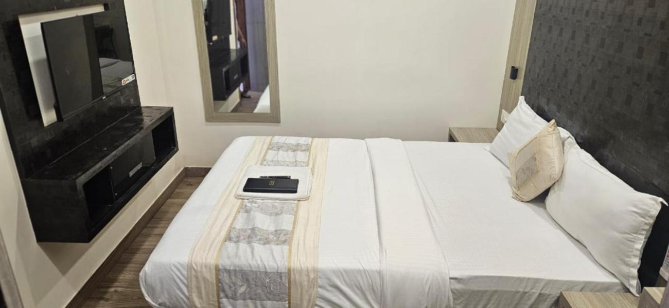 Hotel Arts International مومباي المظهر الخارجي الصورة